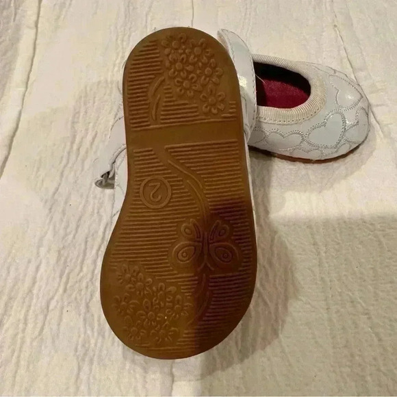 Rachel - Ariel white baby mary Jane’s. Size 2 months - Picture 5 of 6